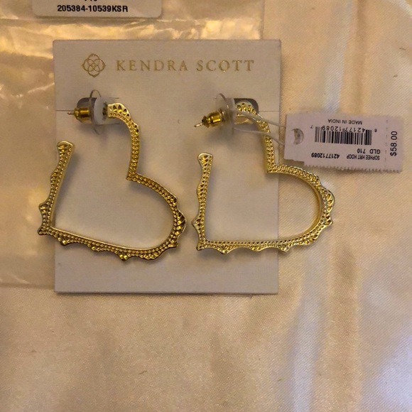 Kendra Scott Sophee Gold Tone Open Frame Heart Hoop Earrings NWT - Picture 4 of 10